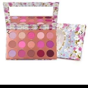 HIPDOT Flowerburst Eyeshadow Palette. Limited Edition